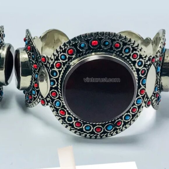 Single Handmade Kuchi Cuff Bracelet: Afghan Tribal Jewelry - Picture 3 of 5